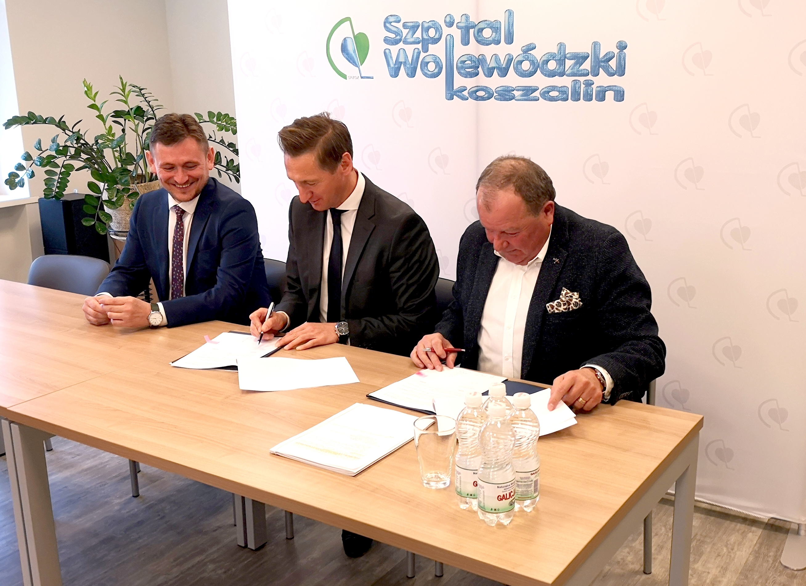 Władze samorządu województwa oraz dyrekcja Szpitala Wojewódzkiego w Koszalinie podpisała umowę na zakup nowoczesnego aparatu RTG. 