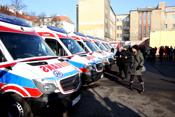 Wojewódzka Stacja Pogotowania Ratunkowego w Szczecinie oddała do użytku osiem nowych ambulansów. 